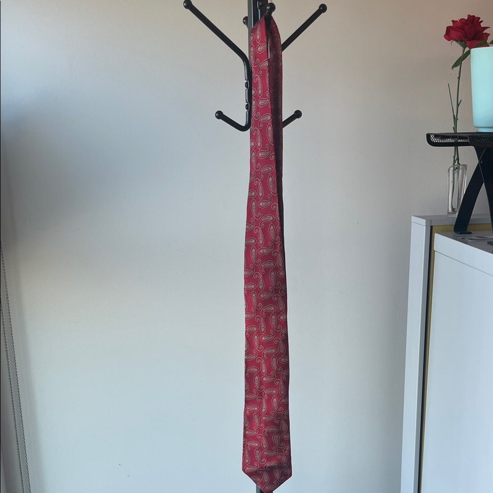 T.Harris London Classic Red Paisley Men's Tie